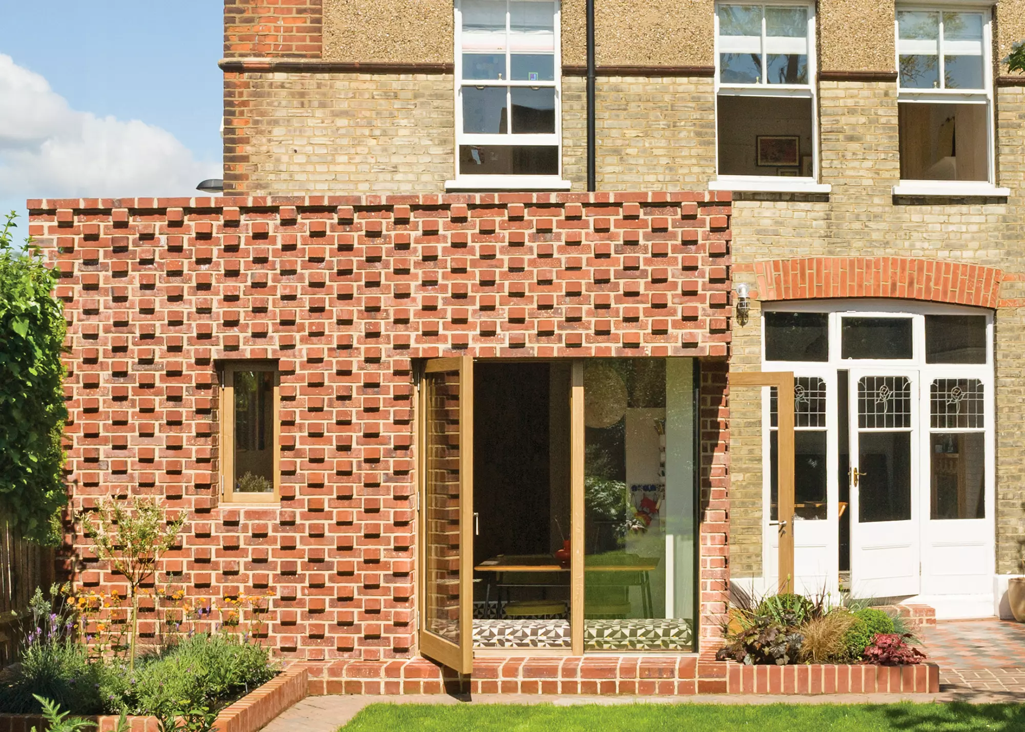 How to Use Brick Details Around Windows for Better Aesthetic and Structural Support