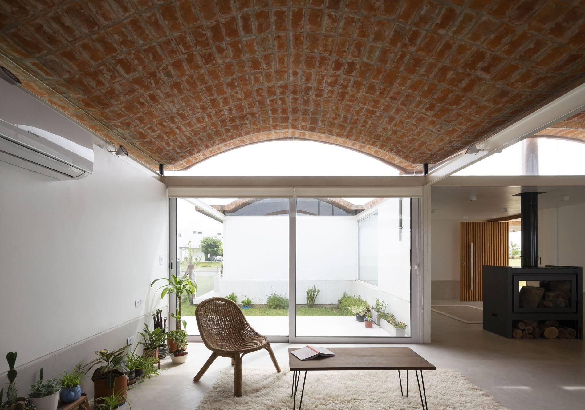 How to Incorporate Brick Vaulted Ceilings into Your Home