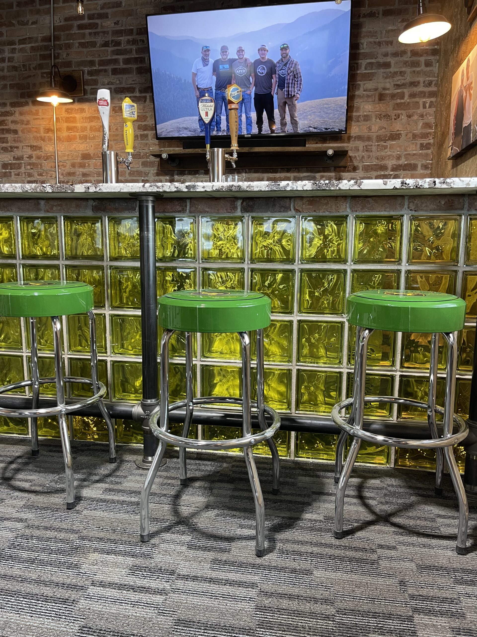 Glass Brick Bar Ideas: How to Incorporate Glass Blocks into Your Home Bar