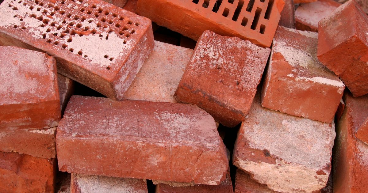 Fire Brick vs Regular Brick: Whats the Real Difference?