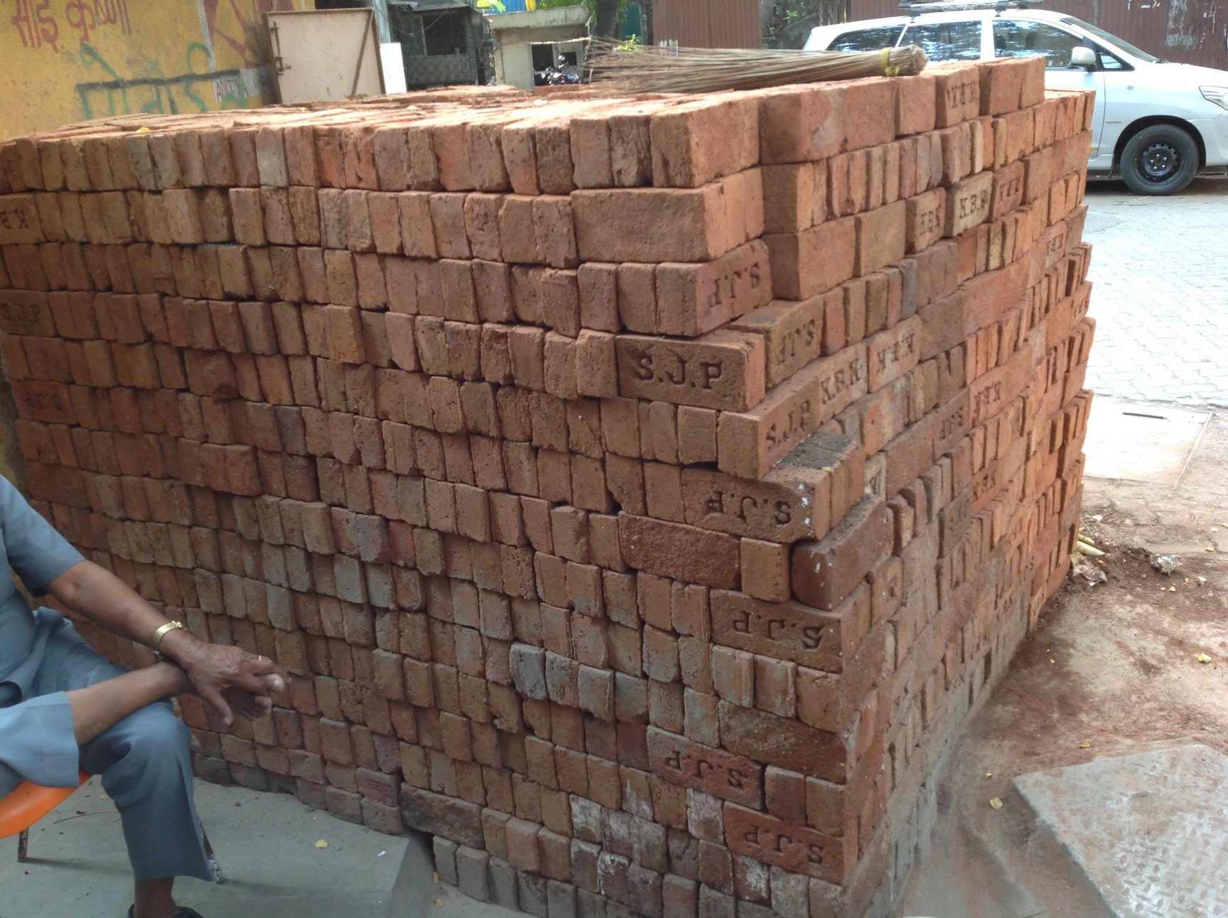 Where Can I Buy Bricks for Cheap? Top Spots for Affordable Bricks