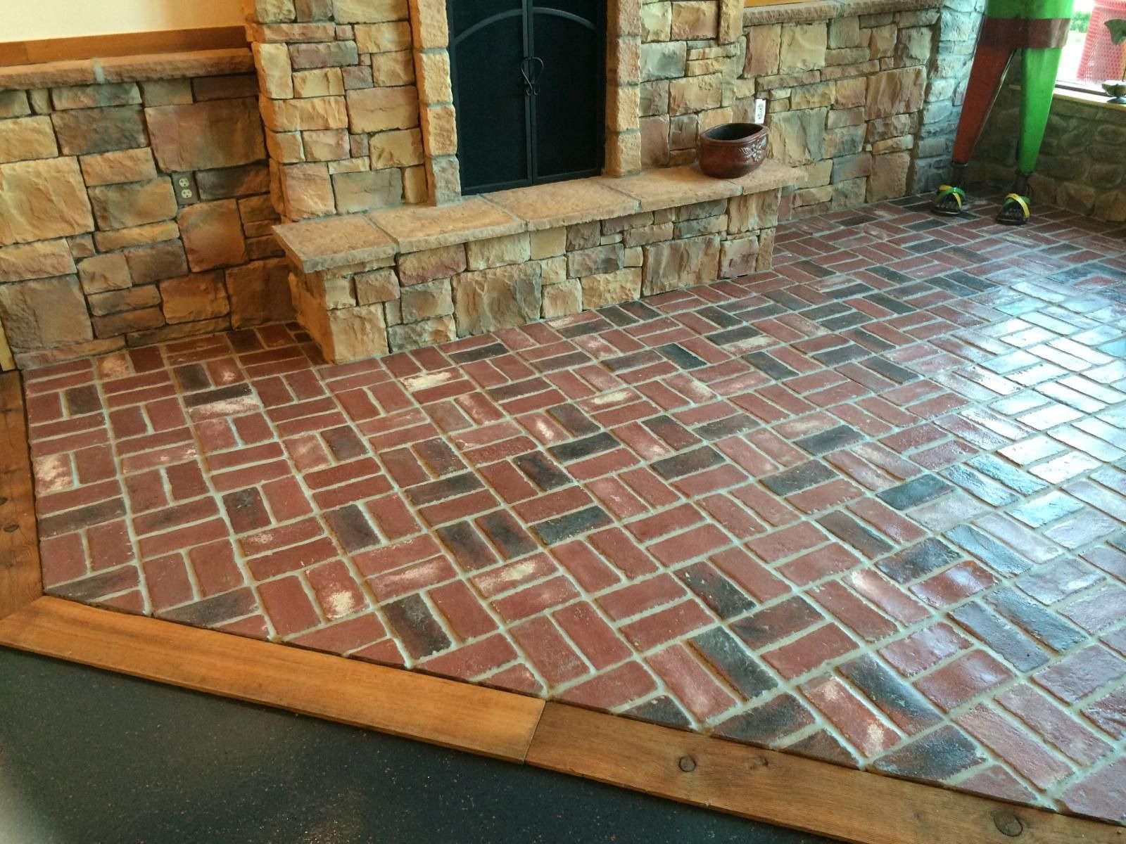 Armstrong Heritage Brick vs. Lowes Brick: A Buyers Guide