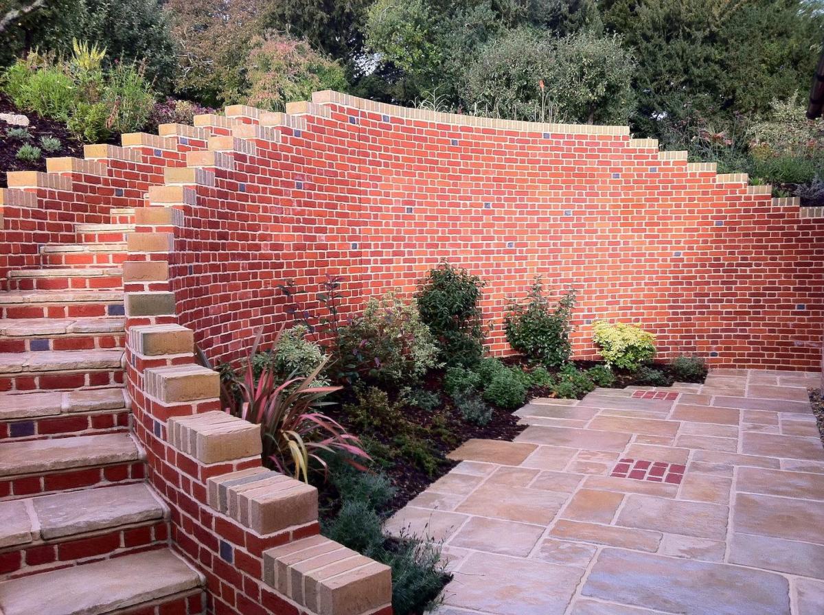 Choosing the Right Curved Wall Brick for Your Project