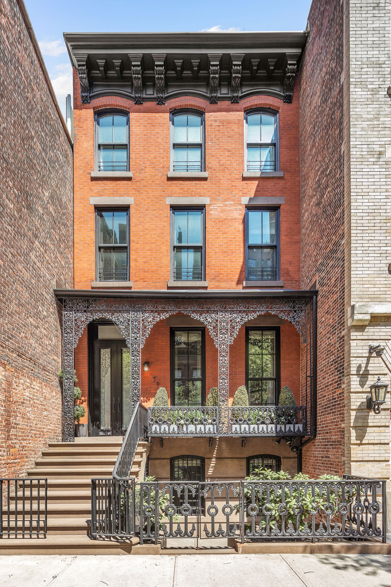 Brick Italianate House Charm: Exploring its unique features