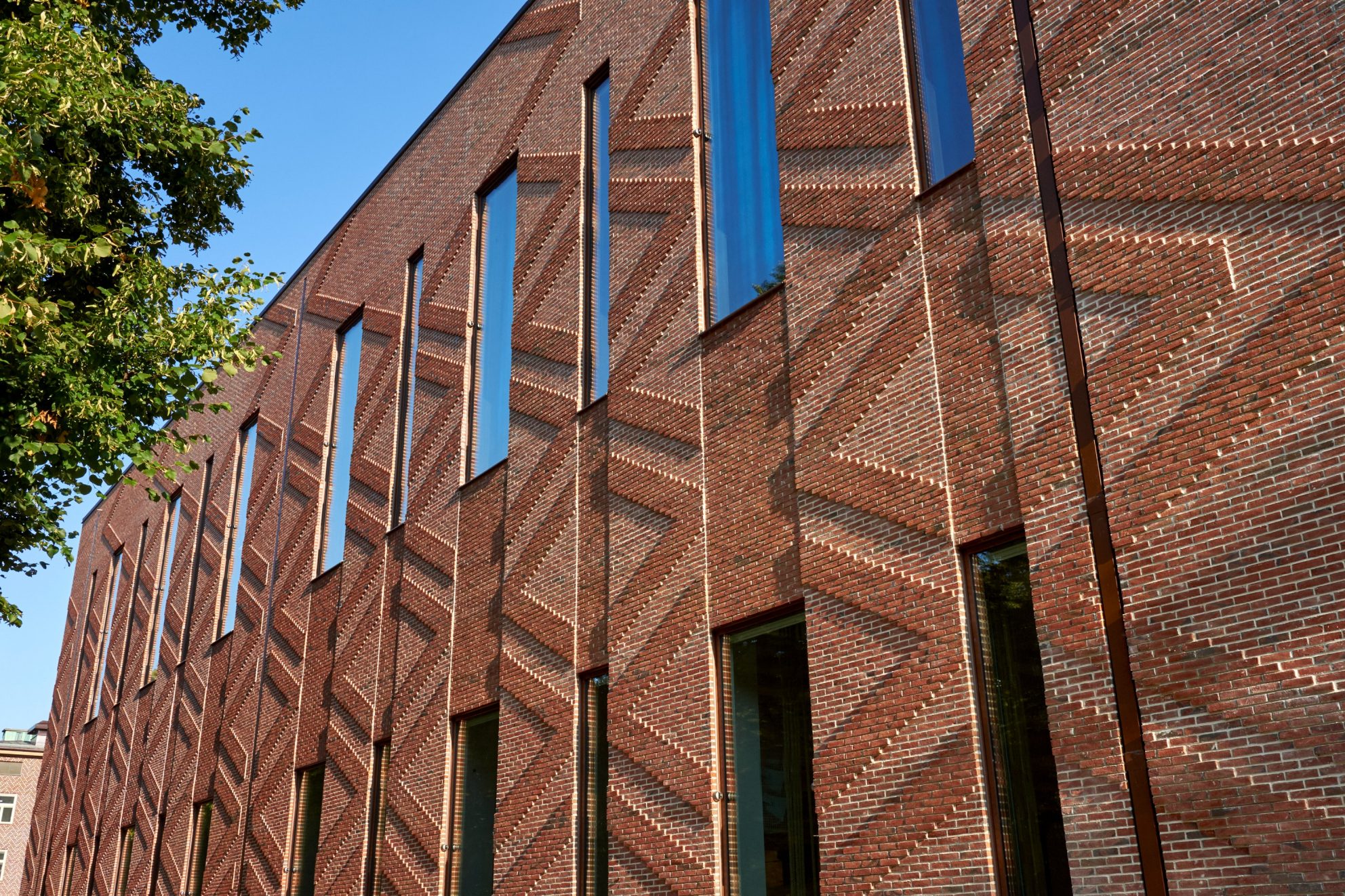 Long Bricks: The Ultimate Solution for a Unique Façade