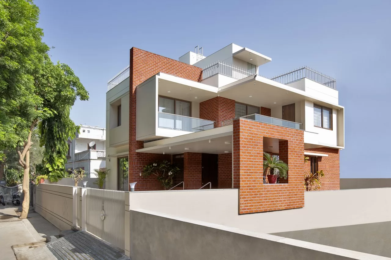 Modern House Design with Bricks: Combining Classic Materials with Modern Aesthetics