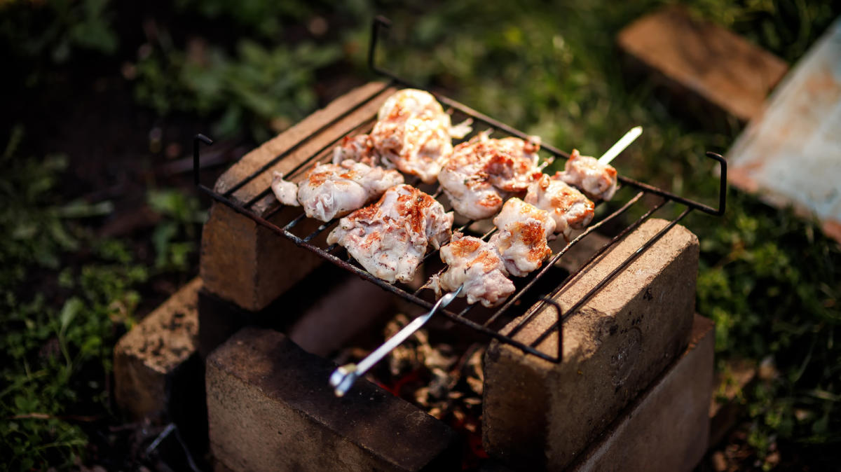 Bricks in grill method: Cooking secrets revealed!