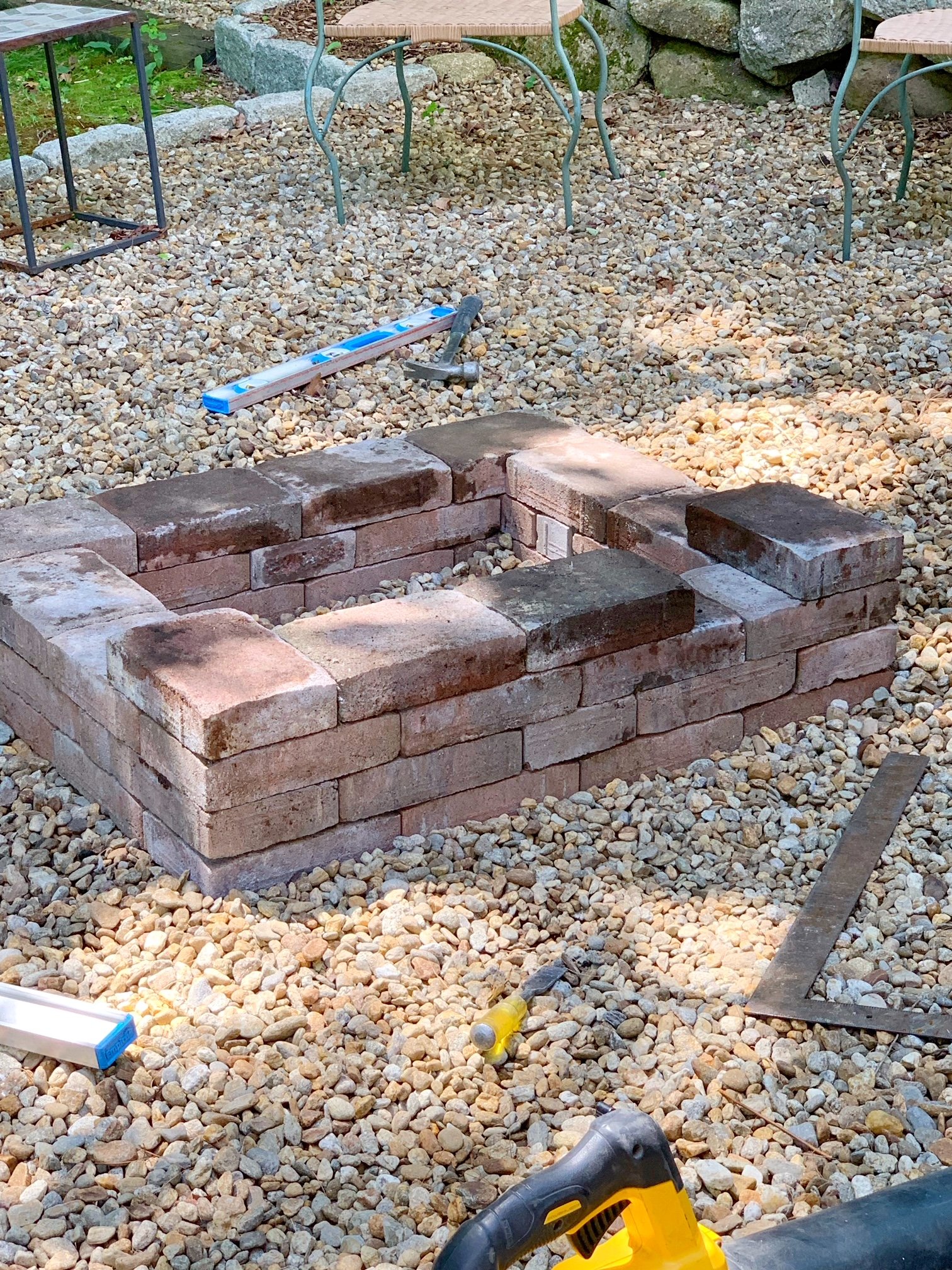 How to Build a Fire Pit with Bricks on a Budget: Affordable and Practical Solutions!