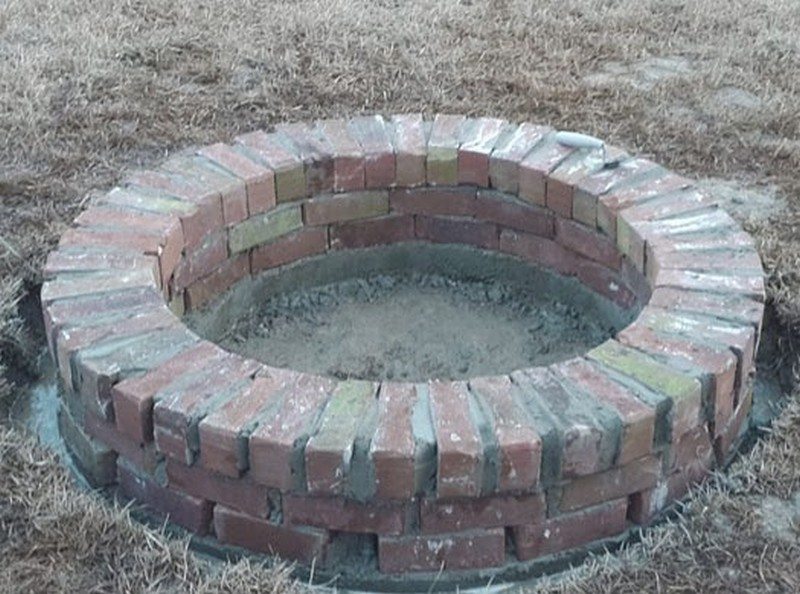 How Many Bricks to Make a Fire Pit? Get the Right Number for Your Project!