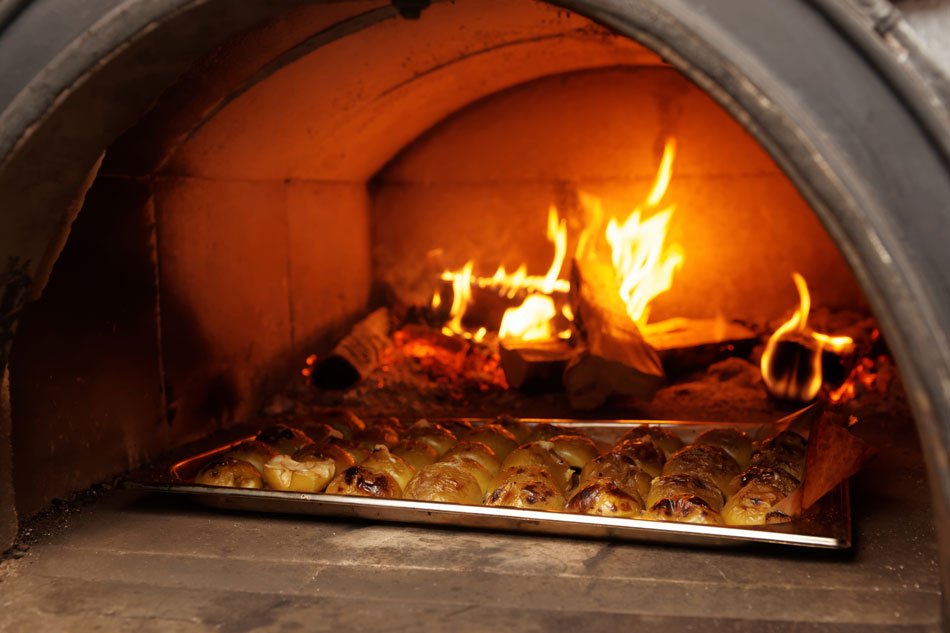 Brick ovens outdoor cooking: Get fired up with delicious recipes.