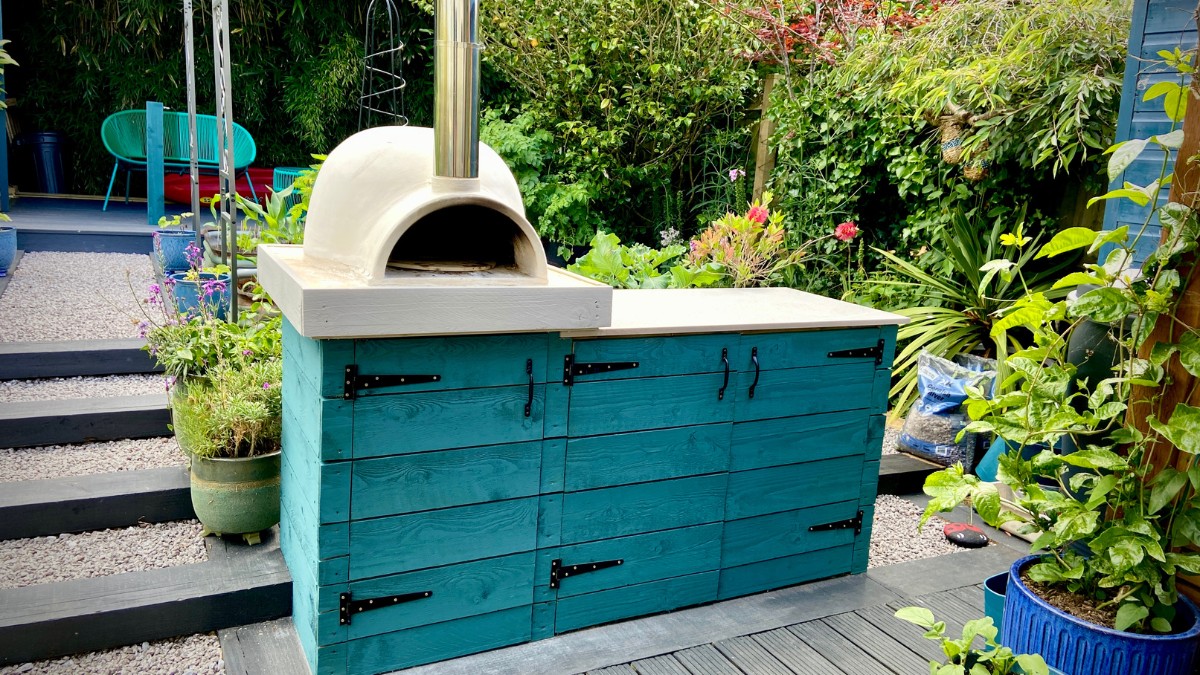 Affordable Brick Wood Fired Pizza Oven Plans: Create an Outdoor Cooking Oasis.