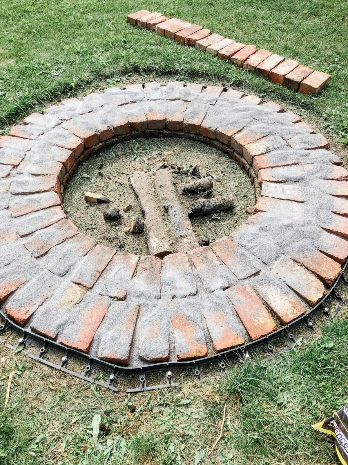 How to Build a Brick Fire Pit Without Mortar: Easy Steps